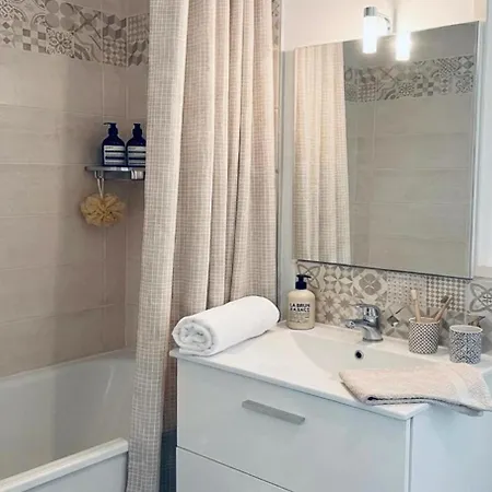 Appartement Lumineux T2 Cosy Jardin Des Plantes Et Parking Privé Gratuit